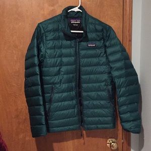 Men's dark green Patagonia puffer
